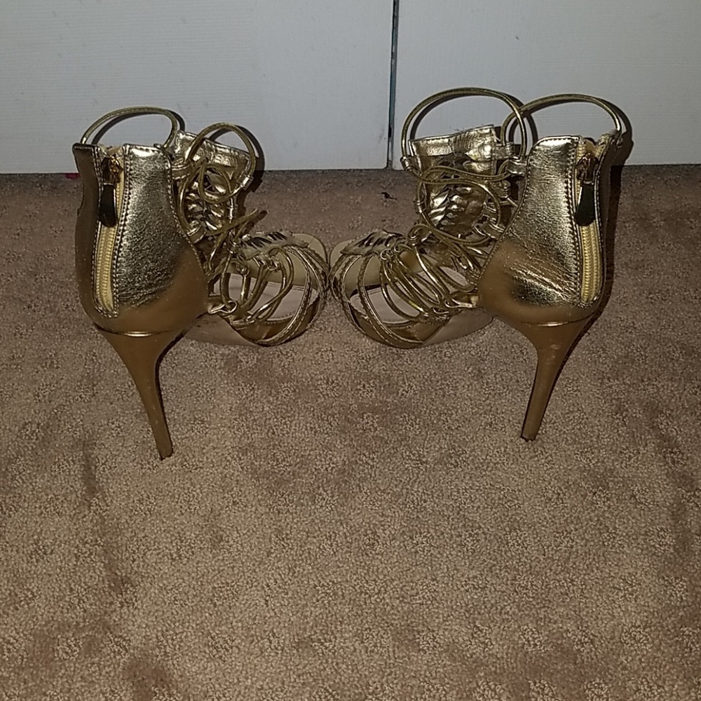 Pumps - Picture 3 of 3